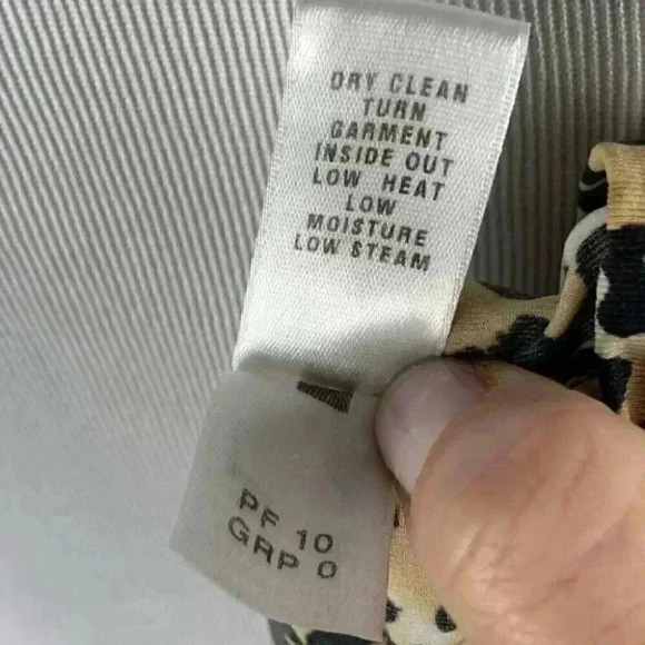 St. John top size S brown tan cheetah print long sleeve mock turtleneck stretch - Picture 10 of 11